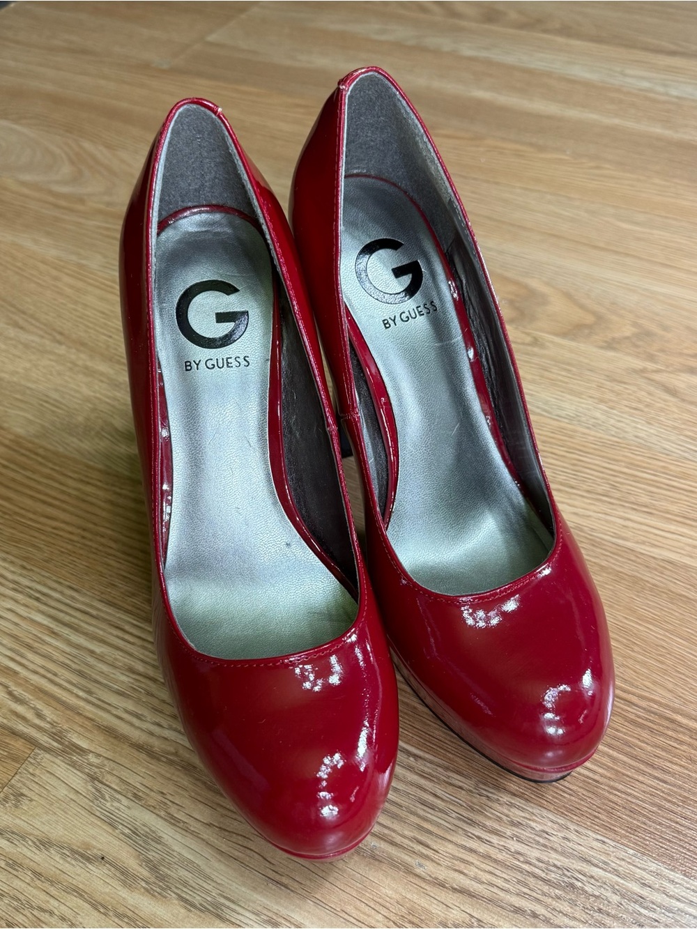 Guess Red Patent Leather High Heel Pumps Women's Size 8 Shoes